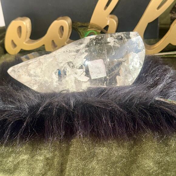 Premier Brazilian Clear Quartz Showcase – 823 g, 7.5″ × 1.75″ - Picture 3 of 7